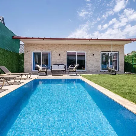 Villa Lupin Villa *