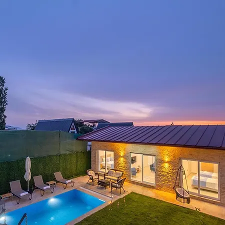 Lupin Villa Villa