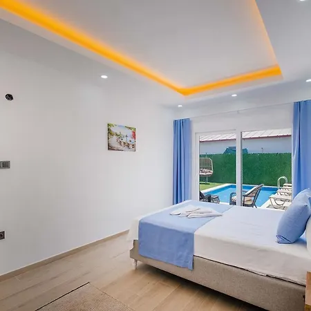 Villa Lupin Villa *