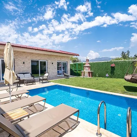 Villa Lupin Villa *